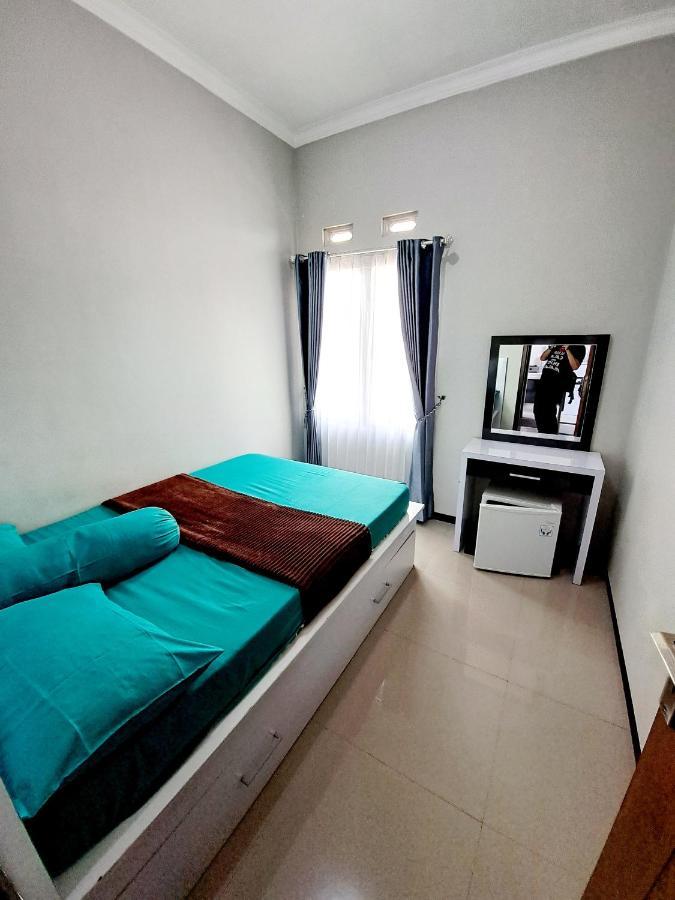 Villa petit Tour Batu  Extérieur photo